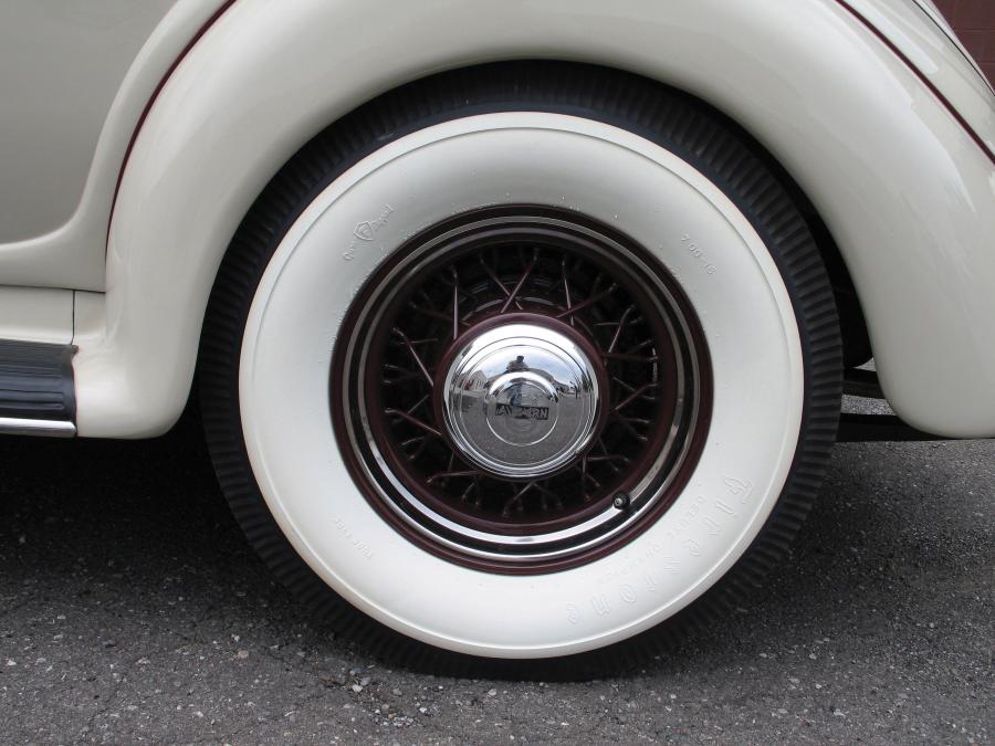 Колеса Auburn 851 Cabriolet 1935 года  (фото 2 из 12)
